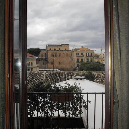 Bed & Breakfast Casa Degli Artisti 3*