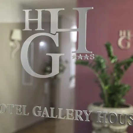 Gallery House Hotel 3*