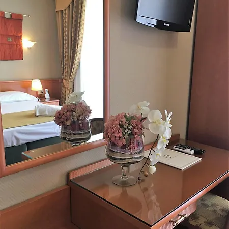 Gallery House Hotel
