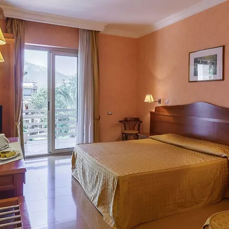 فندق Conchiglia D'oro 3*