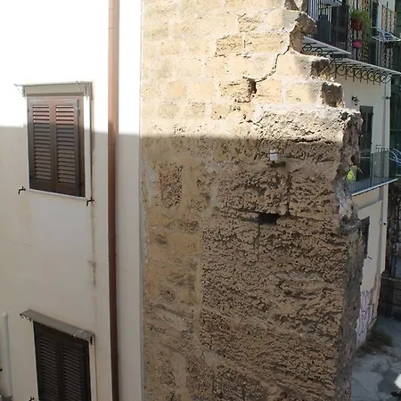 Holiday home L' Argania Holiday House Palermo