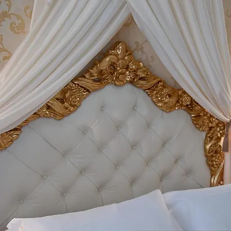 Gallery Guest house 2*