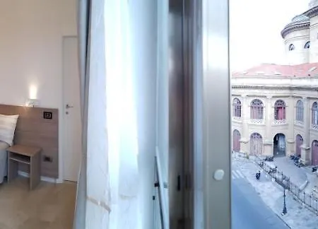Opera House Bed & Breakfast 2*