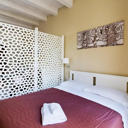 Greek Apartment Palermo