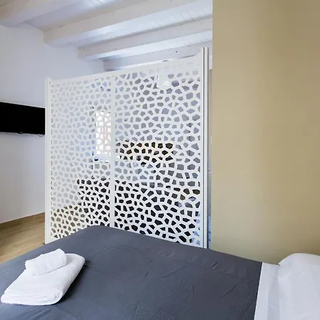 Apartment Greek *
