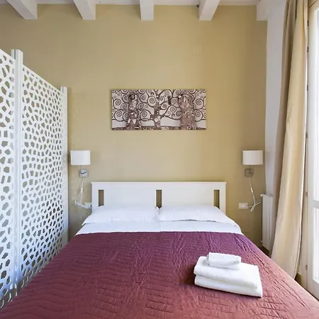 Apartment Greek *