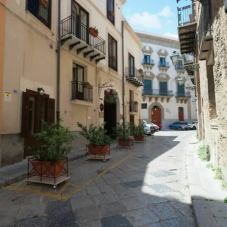 Al Piazza Marina Palace
