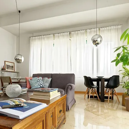 Questa Casa Non E'un 3*