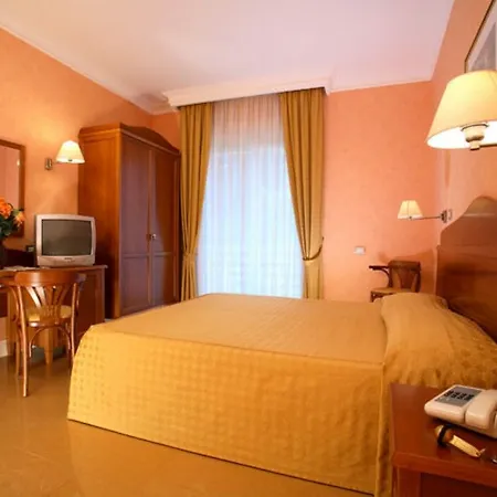 Conchiglia D'oro 3* باليرمو