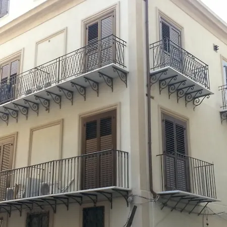 La Palazzina Di Cagliostro Apartment *