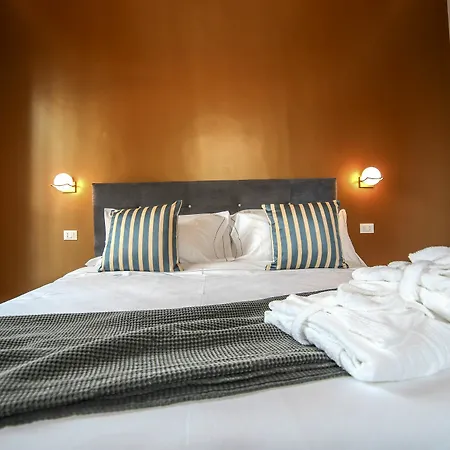 Frühstückspension Family Affair Luxury Rooms&suites 2*