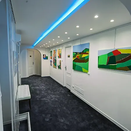 Gallery Guest house
