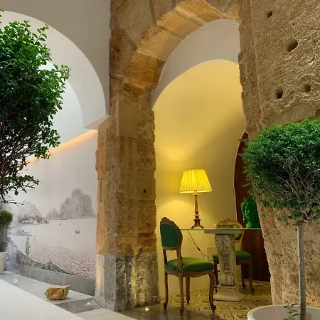 Affittacamere Palazzo Del Poeta - Dimora Contemporanea 2*