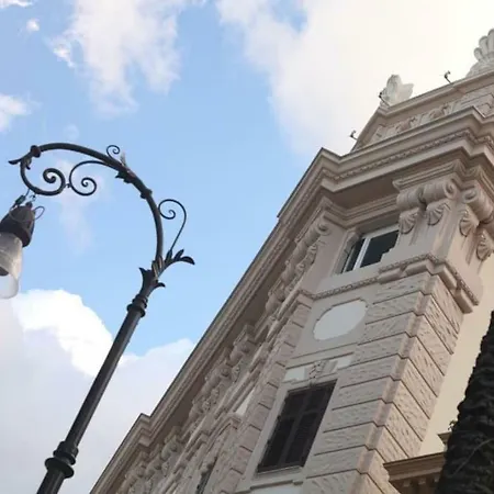 Palazzo Moncada Apartment *