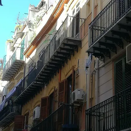Kalat Vucciuria In Via Materassai * Palermo