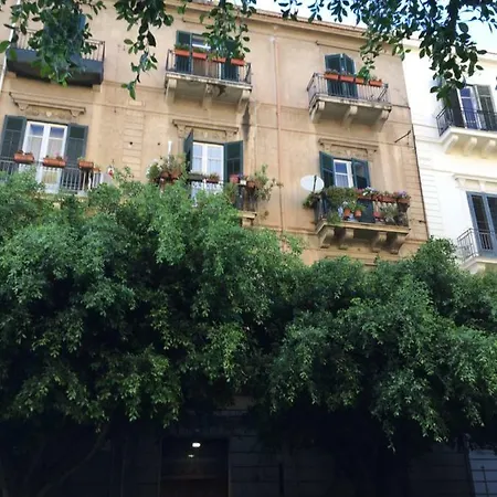 Apartment Voile Rouge *