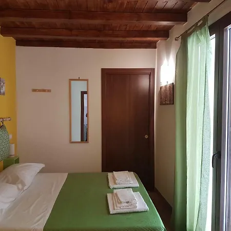 Holiday home Casa Vacanze Volturno 16