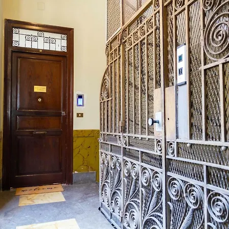 Palazzo Caltagirone Palerme