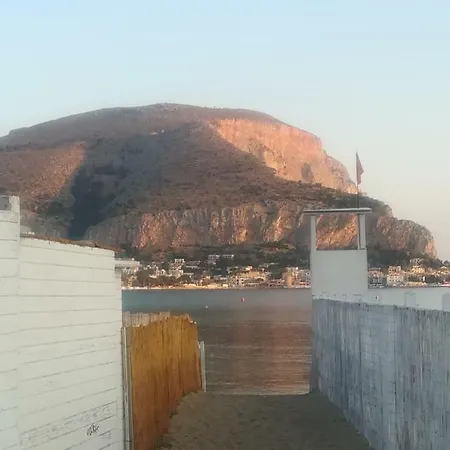 La Stanza Di Angi A Mondello Guest house Palermo