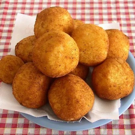 Nyaraló Pinella *