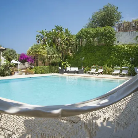 Laura With Pool By Wonderful Italy * Palermo