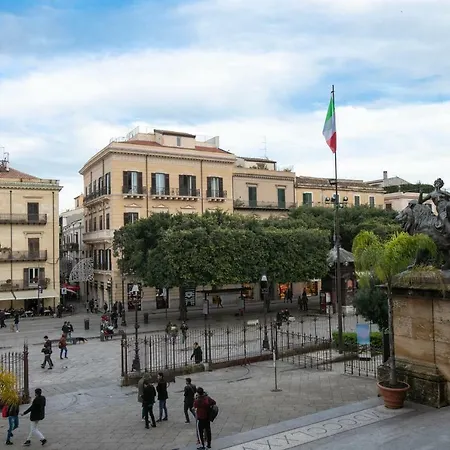 Palazzo Sovrana Serviced Luxury 4* 巴勒莫