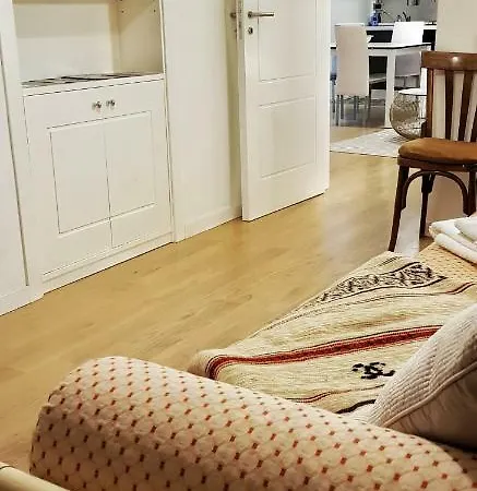Palazzo Moncada Apartment *
