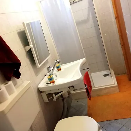 Via Giovanni Travaglia, Free Space Quarto em Acomodações Particulares