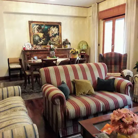 Signorile In Condominio Rallo Alloggio in famiglia