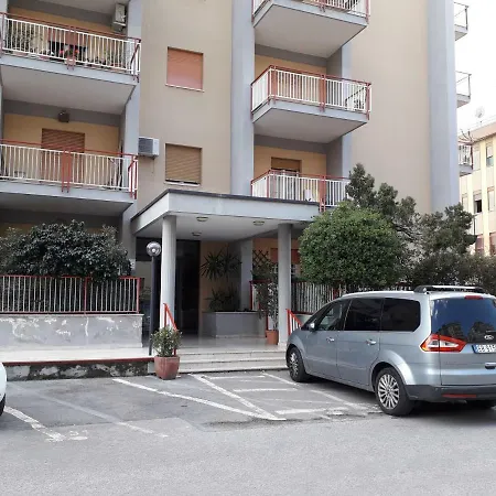 Alloggio in famiglia Signorile In Condominio Rallo Palermo