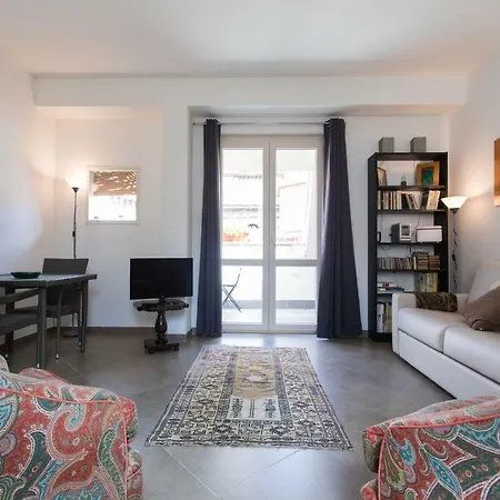 Apartamento Overseas - Penthouse - Attico - Palazzo San Matteo - *