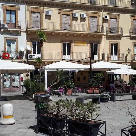 La Tana Di Vicolo San Carlo * Palermo