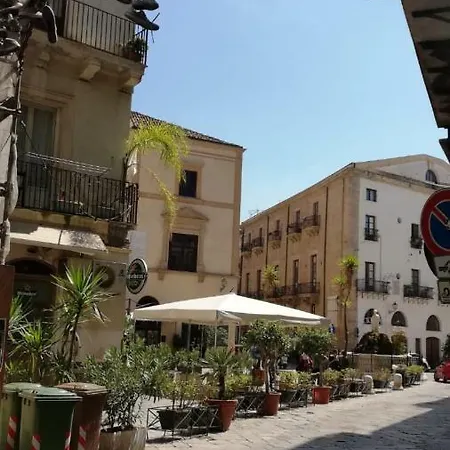 La Tana Di Vicolo San Carlo Palermo