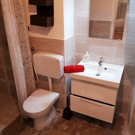 New! Flat With Jacuzzi Center