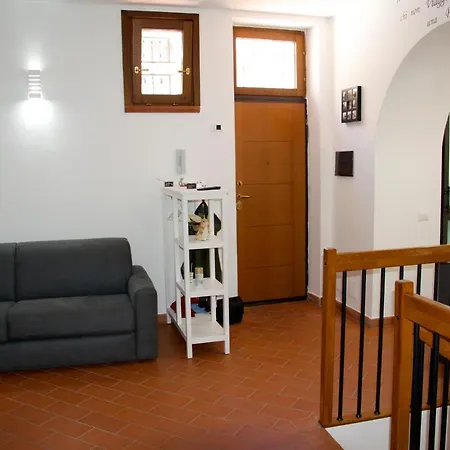 La Tana Di Vicolo San Carlo Apartament *