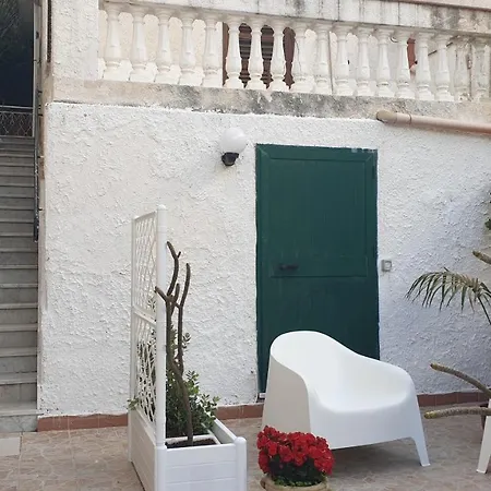 La Pomelia Apartment *
