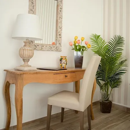 בית הארחה Porta Aragonese Luxury 2*