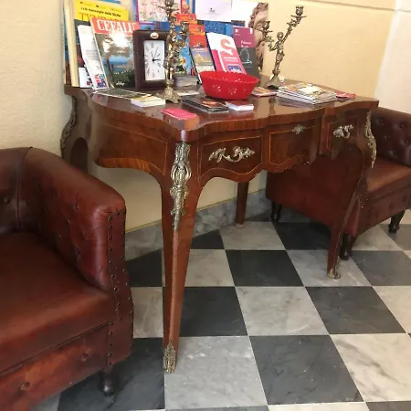 Al Piazza Marina Palace 2*