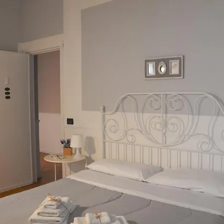 Bed & Breakfast Dimora San Domenico 2*