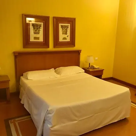Hotell Residenza D'aragona 4*
