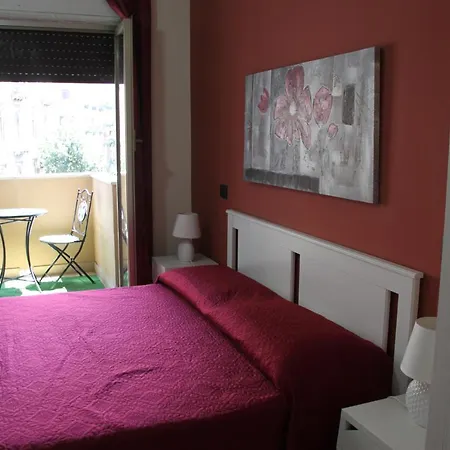 Alexander-room And Breakfast 2*