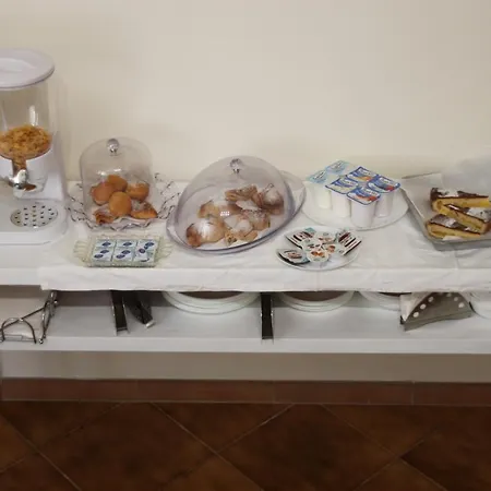 Alexander-room And Breakfast Couette-café