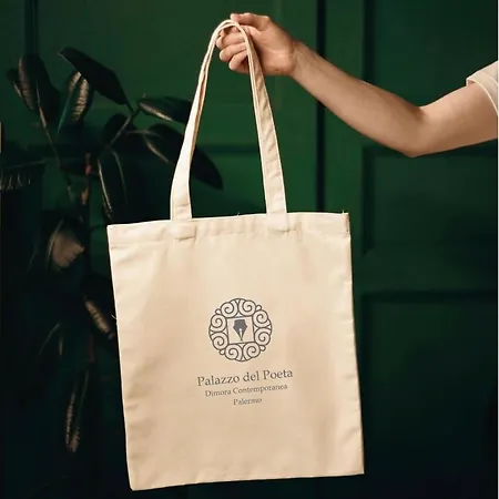 Affittacamere Palazzo Del Poeta - Dimora Contemporanea 2*