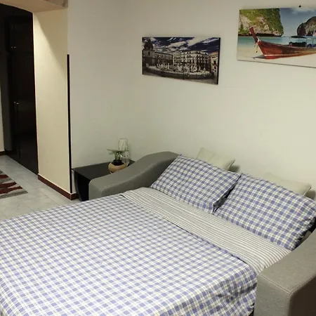 Albergaira House - *