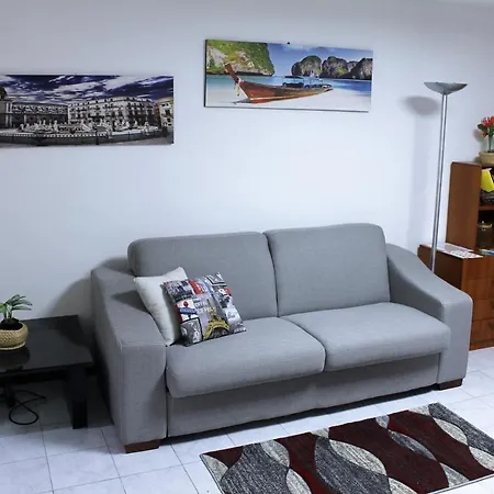 Albergaira House - *