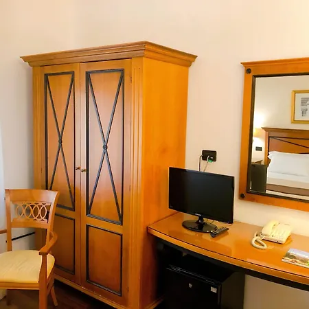 Hotel Florio Opera 3*
