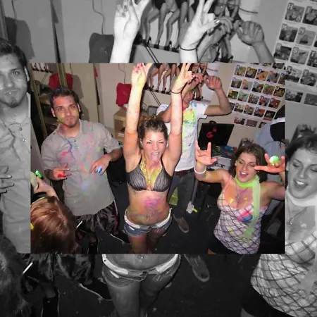 Ostello Youth Open Mind Under 40 - Welcome Lgb Libertines Naturist For An Exciting - We Are Looking For Volunteers *