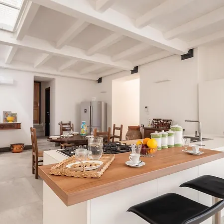 Luxury Warehouse Valverde By Domus Sicily Apartment