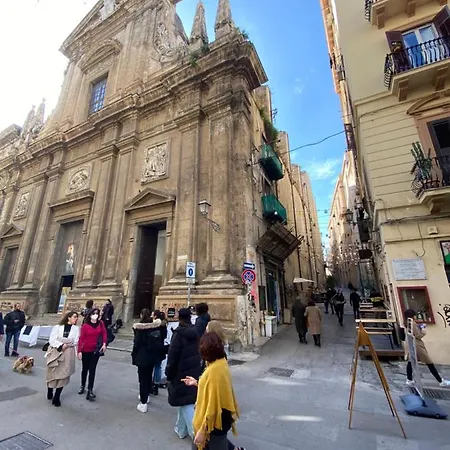 In Centro Storico A Vicino La Cattedrale *