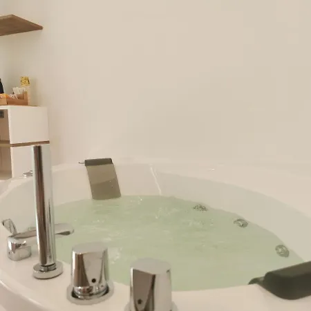 Maqueda Mood Guest house *
